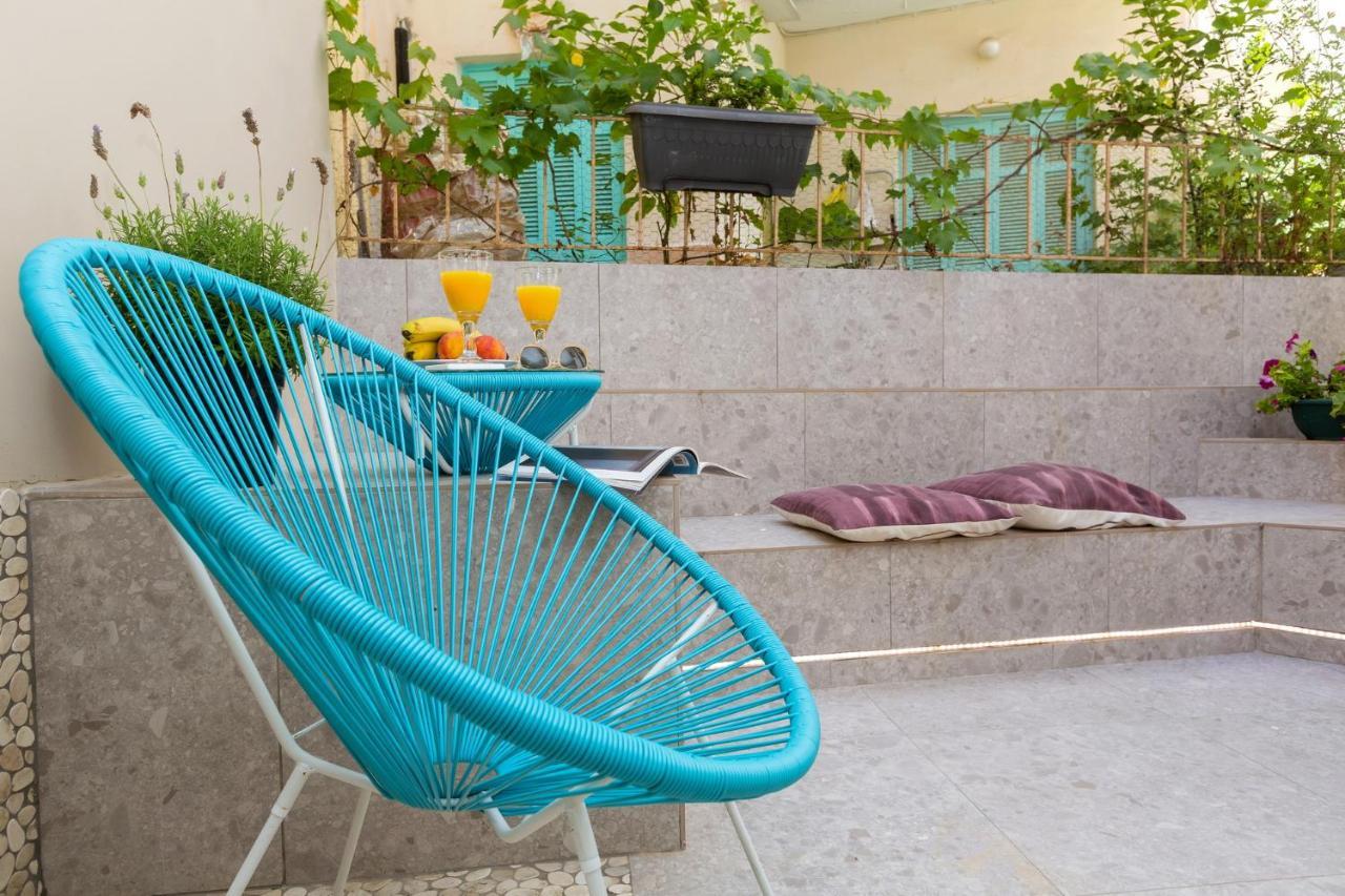 Loc Hospitality Urban Den *
