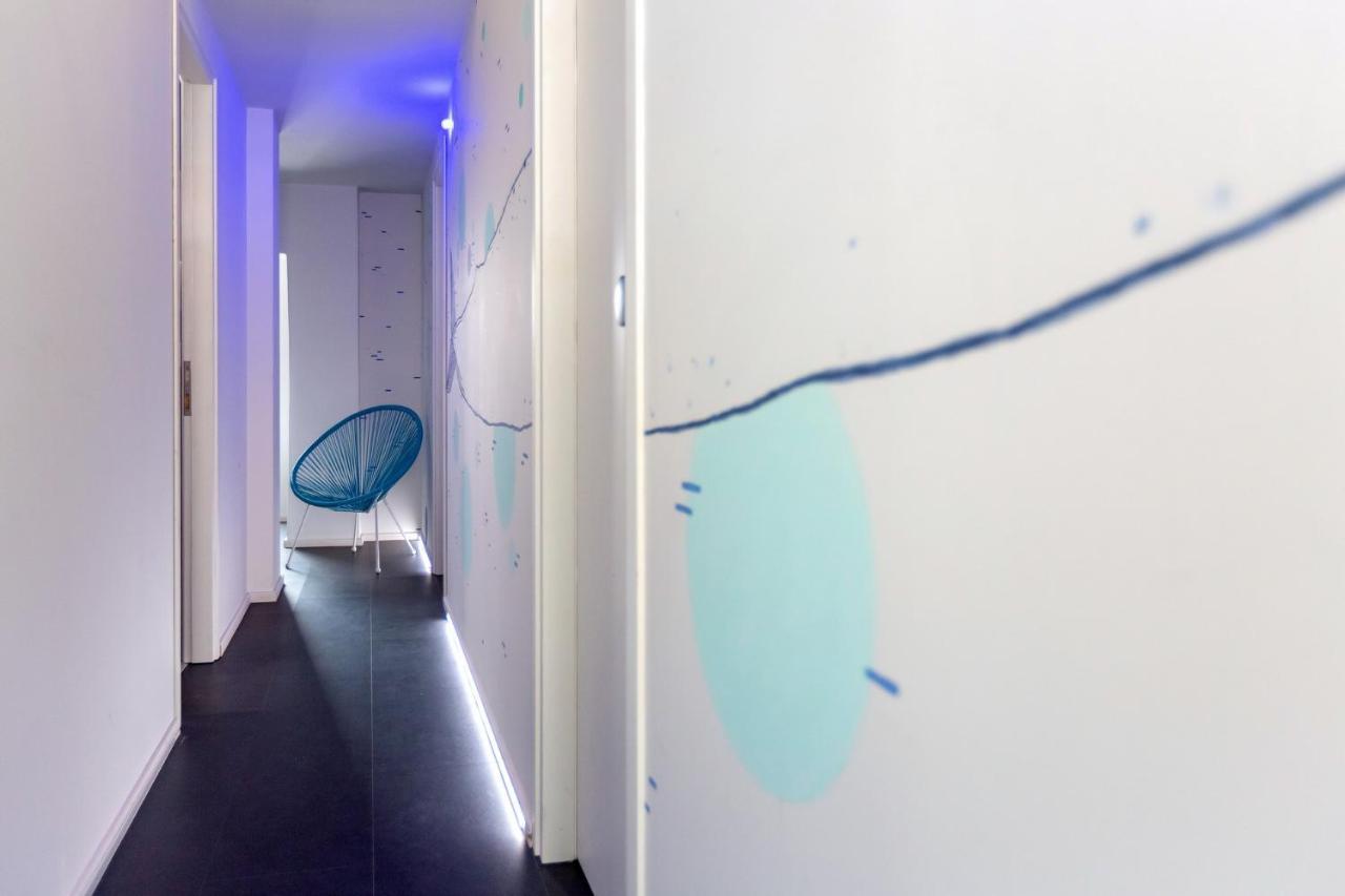 Loc Hospitality Urban Den *