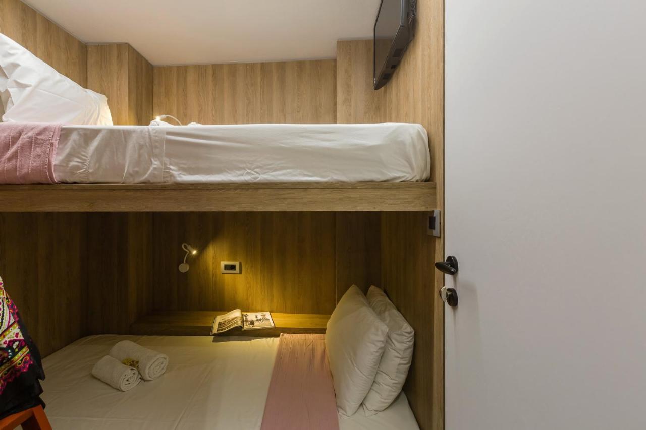 Loc Hospitality Urban Den Hotel kapsułowy *