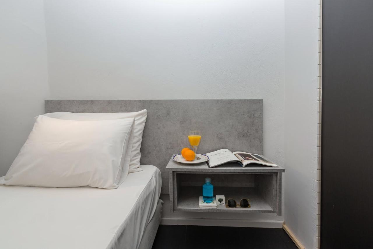 Loc Hospitality Urban Den *
